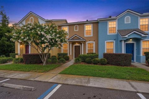 Townhouse in Wesley Chapel, Florida 2 bedrooms, 107.02 sq.m. № 2196140
