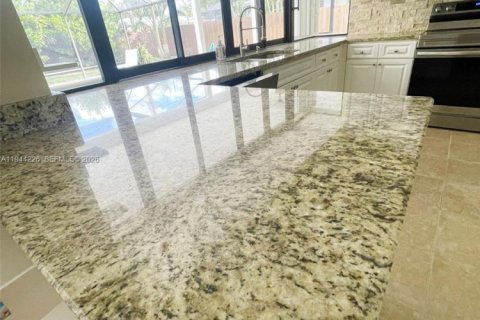 House in Port St. Lucie, Florida 3 bedrooms, 129.51 sq.m. № 2001611 - photo 23