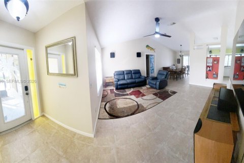 House in Port St. Lucie, Florida 3 bedrooms, 129.51 sq.m. № 2001611 - photo 8