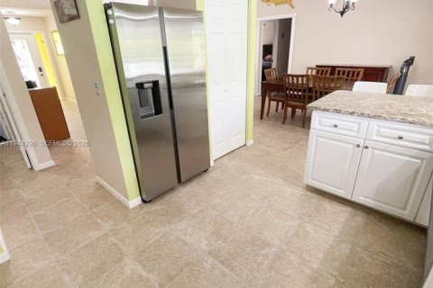 House in Port St. Lucie, Florida 3 bedrooms, 129.51 sq.m. № 2001611 - photo 20