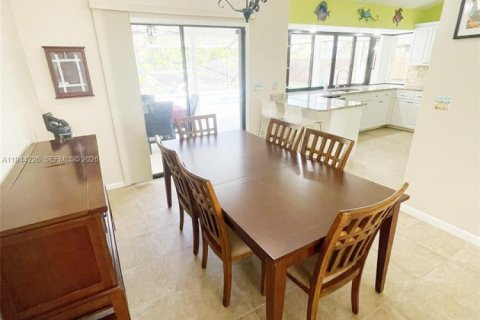 House in Port St. Lucie, Florida 3 bedrooms, 129.51 sq.m. № 2001611 - photo 14