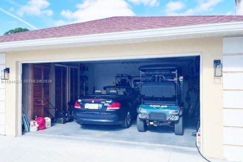 House in Port St. Lucie, Florida 3 bedrooms, 129.51 sq.m. № 2001611 - photo 5