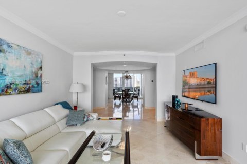 Condo in Sunny Isles Beach, Florida, 3 bedrooms  № 1925138 - photo 6