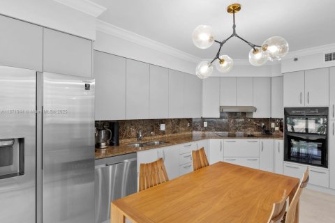 Condo in Sunny Isles Beach, Florida, 3 bedrooms  № 1925138 - photo 3