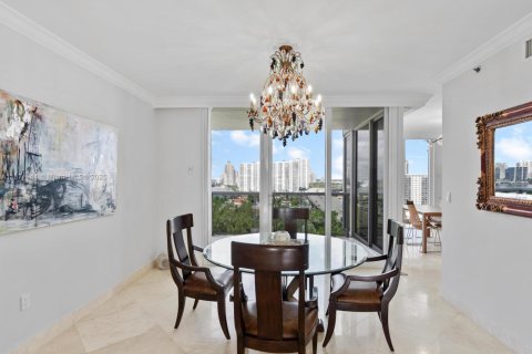 Condo in Sunny Isles Beach, Florida, 3 bedrooms  № 1925138 - photo 8