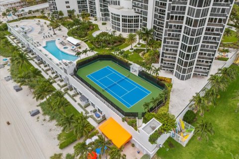 Condo in Sunny Isles Beach, Florida, 3 bedrooms  № 1925138 - photo 30