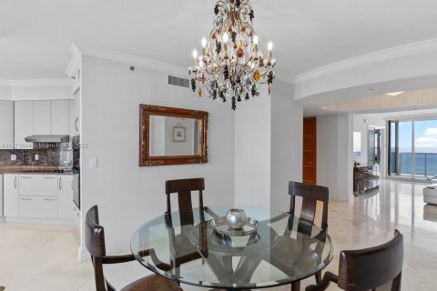 Condo in Sunny Isles Beach, Florida, 3 bedrooms  № 1925138 - photo 10