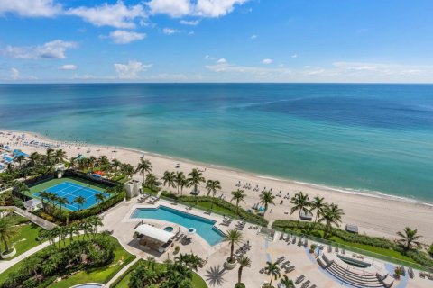 Condo in Sunny Isles Beach, Florida, 3 bedrooms  № 1925138 - photo 26