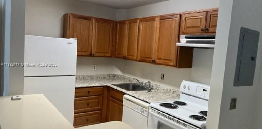 Condo in Plantation, Florida, 2 bedrooms № 1944949