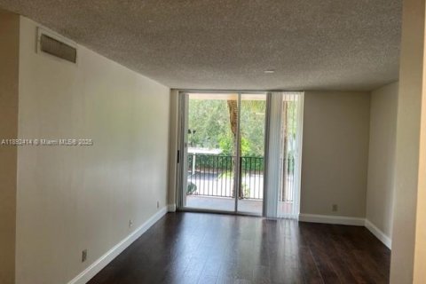 Condo in Plantation, Florida, 2 bedrooms  № 1944949 - photo 6