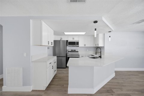 Villa ou maison à vendre à Port Richey, Floride: 3 chambres, 140.38 m2 № 2434462 - photo 15