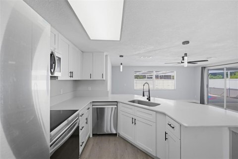 Villa ou maison à vendre à Port Richey, Floride: 3 chambres, 140.38 m2 № 2434462 - photo 19