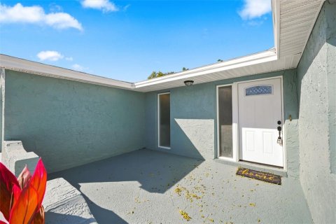 Villa ou maison à vendre à Port Richey, Floride: 3 chambres, 140.38 m2 № 2434462 - photo 6