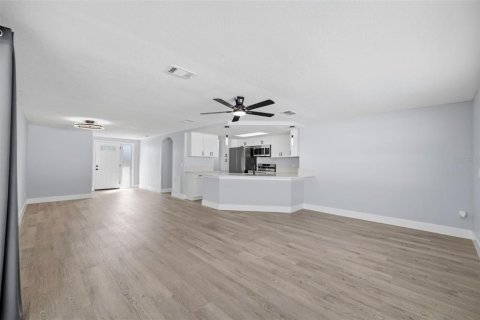 Villa ou maison à vendre à Port Richey, Floride: 3 chambres, 140.38 m2 № 2434462 - photo 14