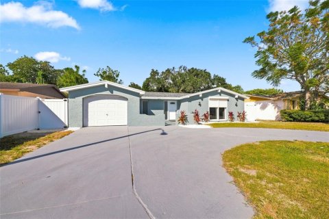 Villa ou maison à vendre à Port Richey, Floride: 3 chambres, 140.38 m2 № 2434462 - photo 2