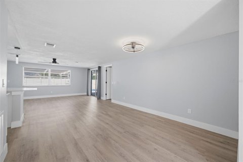 Villa ou maison à vendre à Port Richey, Floride: 3 chambres, 140.38 m2 № 2434462 - photo 12