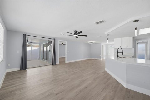 Villa ou maison à vendre à Port Richey, Floride: 3 chambres, 140.38 m2 № 2434462 - photo 13