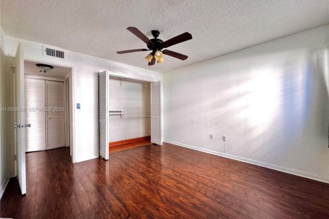 Copropriété à vendre à Miami Beach, Floride: 1 chambre, 51.47 m2 № 1988252 - photo 12