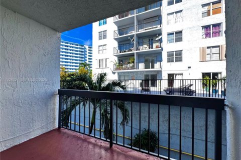 Copropriété à vendre à Miami Beach, Floride: 1 chambre, 51.47 m2 № 1988252 - photo 16