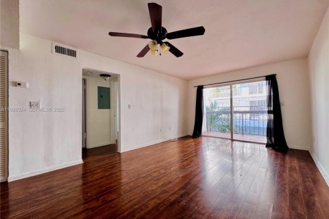 Copropriété à vendre à Miami Beach, Floride: 1 chambre, 51.47 m2 № 1988252 - photo 4