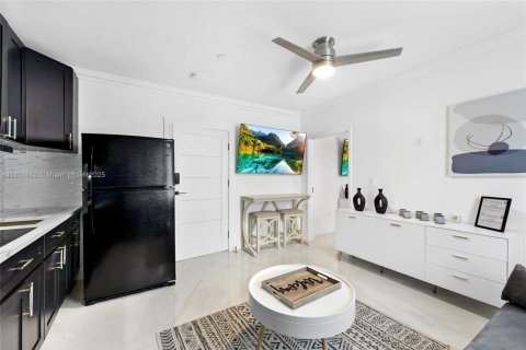 Apartamento en alquiler en Tavernier, Florida, 1 dormitorio, 815.12 m2 № 1981273 - foto 2