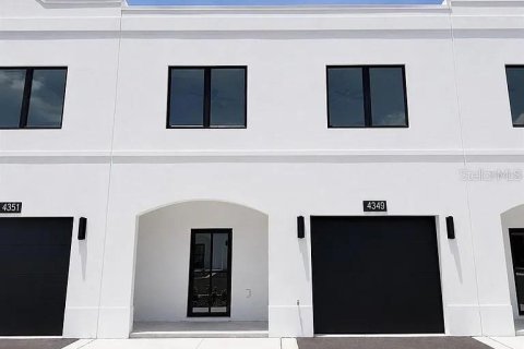 Touwnhouse à vendre à Tampa, Floride: 3 chambres, 178.19 m2 № 2133411 - photo 2