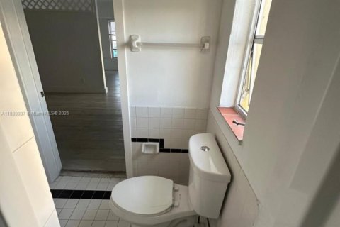 Propiedad comercial en alquiler en Miami Beach, Florida, 1 dormitorio, 509.85 m2 № 1931217 - foto 6