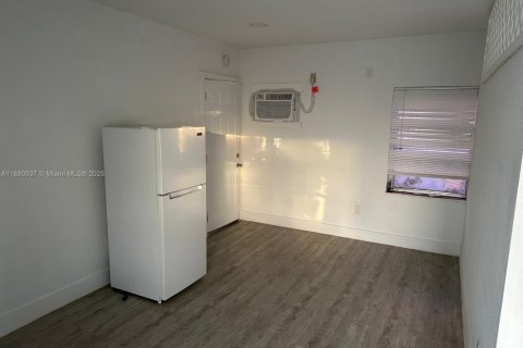 Propiedad comercial en alquiler en Miami Beach, Florida, 1 dormitorio, 509.85 m2 № 1931217 - foto 15