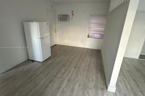 Propiedad comercial en alquiler en Miami Beach, Florida, 1 dormitorio, 509.85 m2 № 1931217 - foto 11