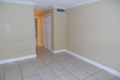 Condominio en venta en Miami, Florida, 1 dormitorio, 83.43 m2 № 2016232 - foto 14