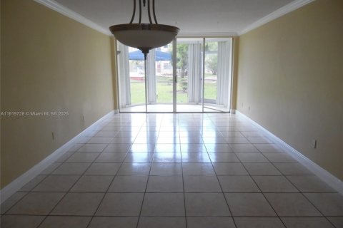 Condominio en venta en Miami, Florida, 1 dormitorio, 83.43 m2 № 2016232 - foto 19