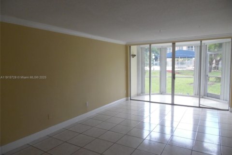 Condominio en venta en Miami, Florida, 1 dormitorio, 83.43 m2 № 2016232 - foto 5