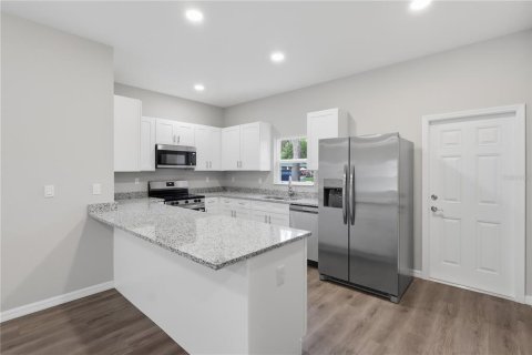 Villa ou maison à vendre à Tampa, Floride: 3 chambres, 116.22 m2 № 2201258 - photo 4