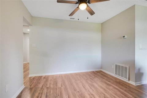 Appartement à louer à DeLand, Floride: 2 chambres, 99.96 m2 № 1808443 - photo 12