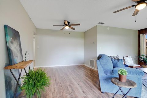 Appartement à louer à DeLand, Floride: 2 chambres, 99.96 m2 № 1808443 - photo 5