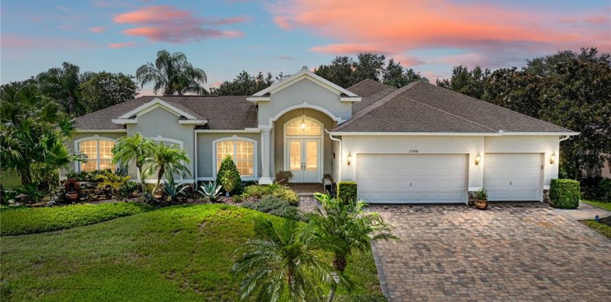 Villa ou maison à Dade City, Floride 5 chambres, 303.33 m2 № 1296670