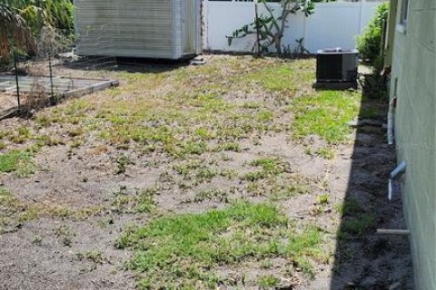 Casa en alquiler en Tampa, Florida, 4 dormitorios, 116.5 m2 № 1741137 - foto 5