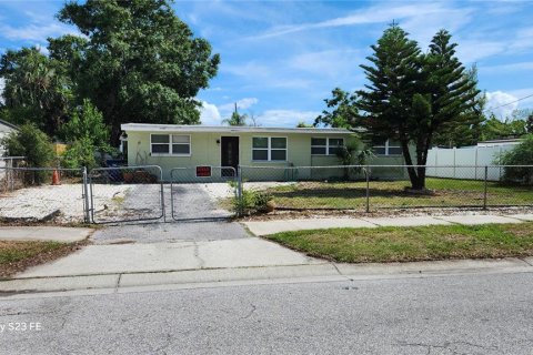 Casa en alquiler en Tampa, Florida, 4 dormitorios, 116.5 m2 № 1741137 - foto 1