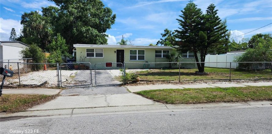 Casa en Tampa, Florida 4 dormitorios, 116.5 m2 № 1741137