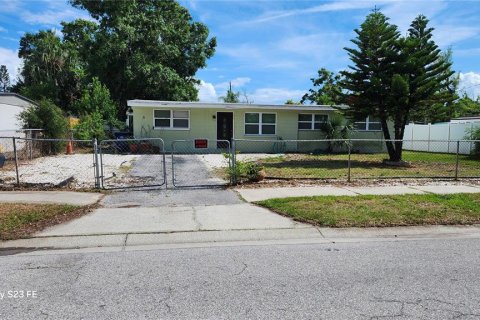 Casa en alquiler en Tampa, Florida, 4 dormitorios, 116.5 m2 № 1741137 - foto 2