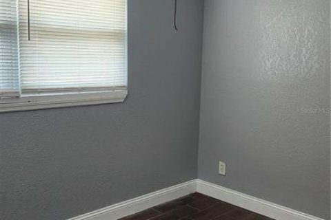 Casa en alquiler en Tampa, Florida, 4 dormitorios, 116.5 m2 № 1741137 - foto 10