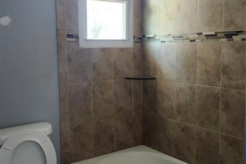 Casa en alquiler en Tampa, Florida, 4 dormitorios, 116.5 m2 № 1741137 - foto 8