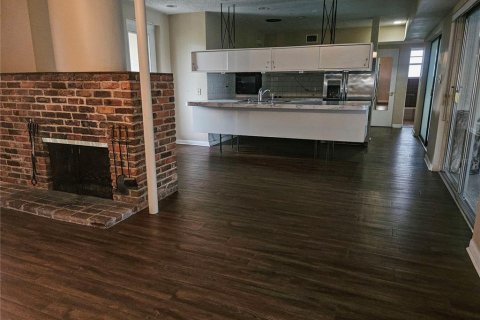 House in Clearwater, Florida 3 bedrooms, 133.22 sq.m. № 2267011 - photo 5