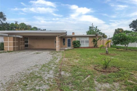 House in Clearwater, Florida 3 bedrooms, 133.22 sq.m. № 2267011