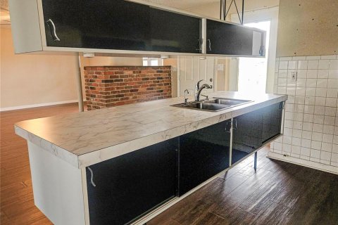 House in Clearwater, Florida 3 bedrooms, 133.22 sq.m. № 2267011 - photo 7