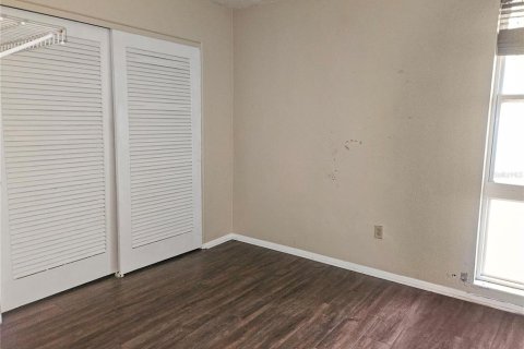 House in Clearwater, Florida 3 bedrooms, 133.22 sq.m. № 2267011 - photo 15