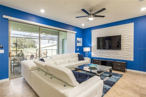 Townhouse in Davenport, Florida 5 bedrooms, 192.87 sq.m. № 1853450 - photo 2