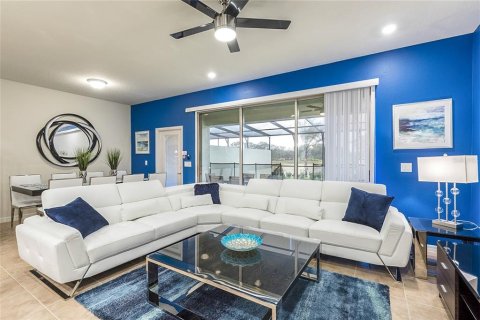 Townhouse in Davenport, Florida 5 bedrooms, 192.87 sq.m. № 1853450 - photo 3