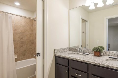Townhouse in Davenport, Florida 5 bedrooms, 192.87 sq.m. № 1853450 - photo 9