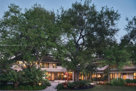House in Coral Gables, Florida 7 bedrooms, 1007.06 sq.m. № 1861337 - photo 1